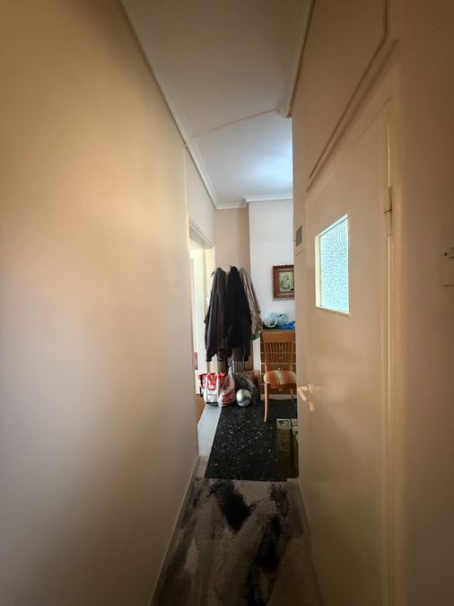 Photo 320594043