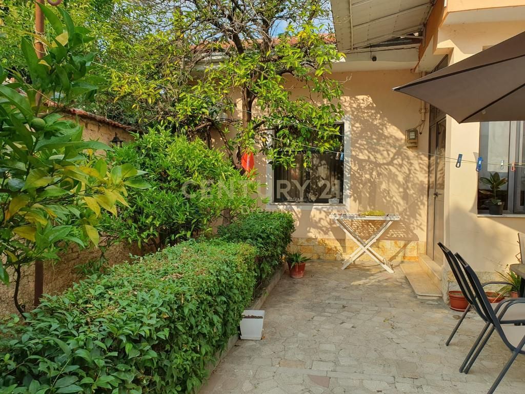 Shtëpi Private me qira Shkolla e Kuqe