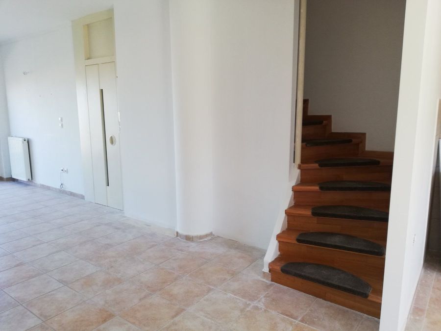 Photo 320777850