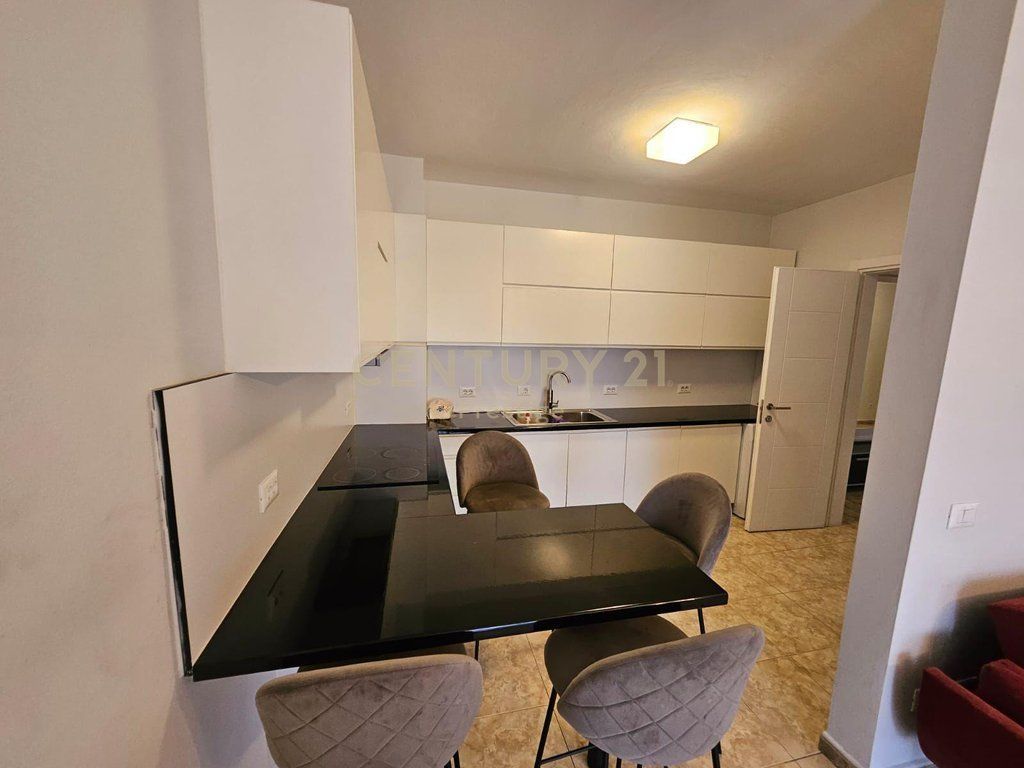 Apartament me qira Pazari i Ri