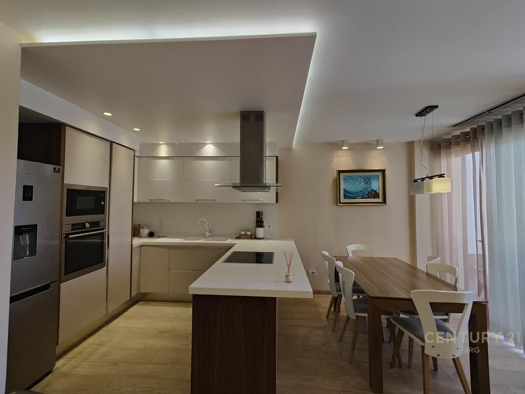 Apartament me qira Bulevardi i Ri