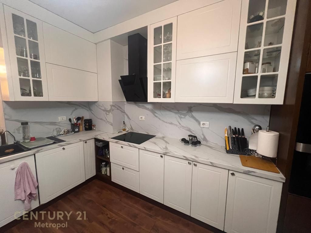 Apartament në shitje Shkozë