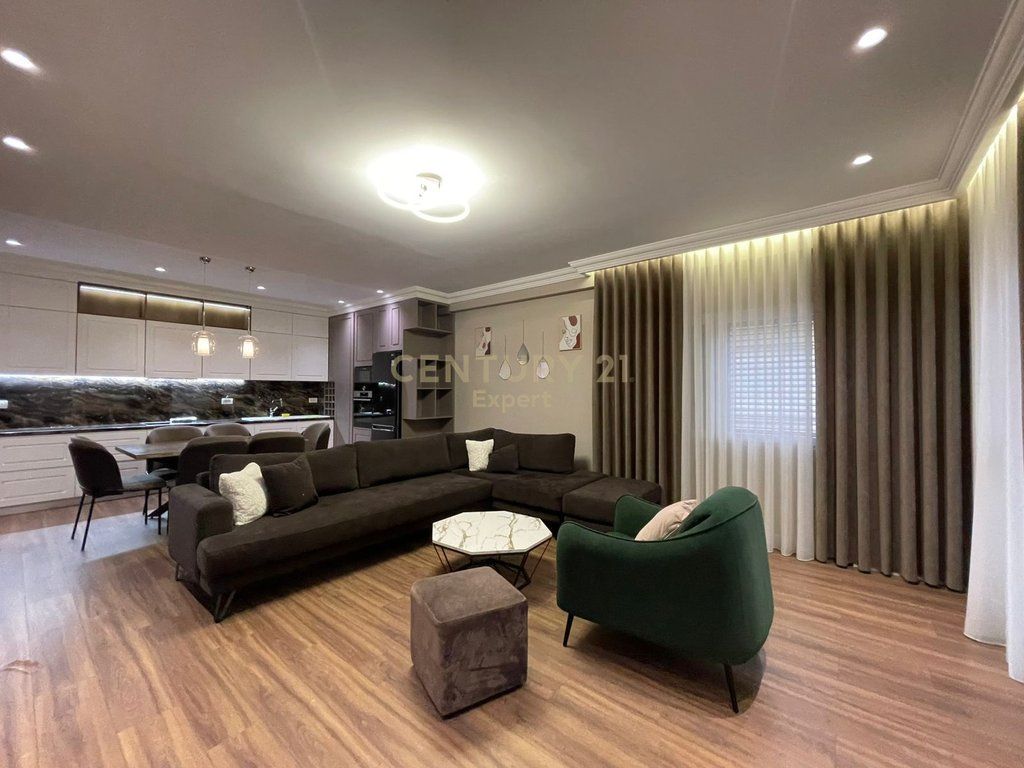 Apartament me qira Farkë e Vogël