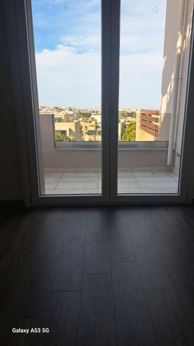 Photo 322917894