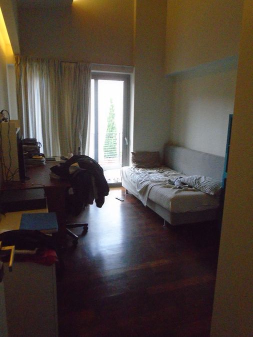 Photo 323420733