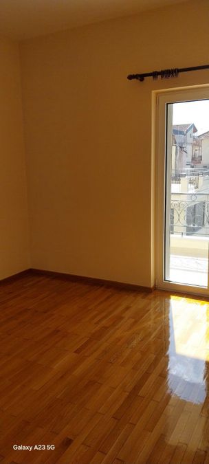 Photo 324655368