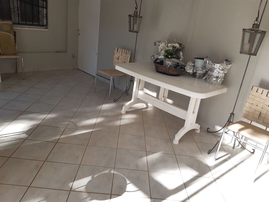 Photo 325223298