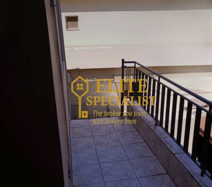 Photo 325286997