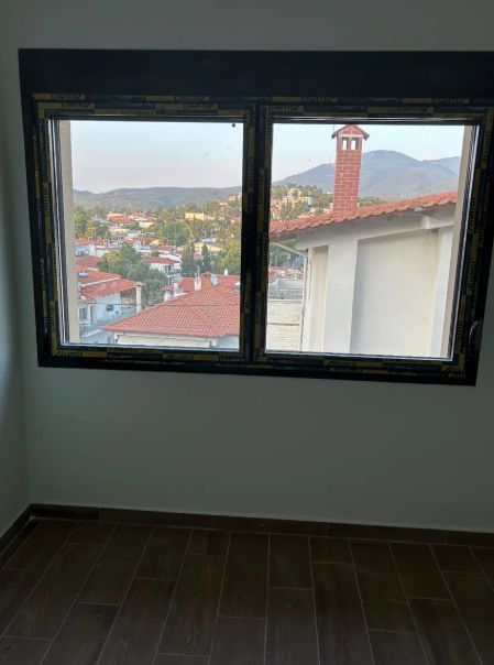 Photo 325296216