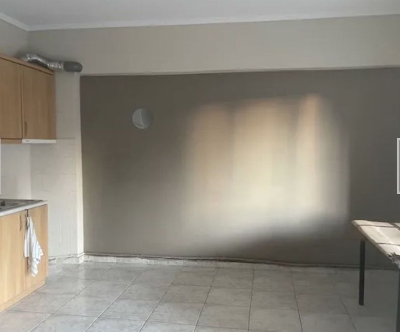 Photo 325652037