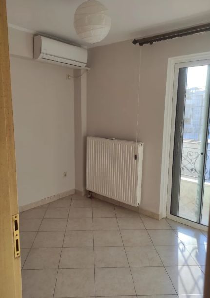 Photo 325819797