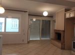 Photo 325819812