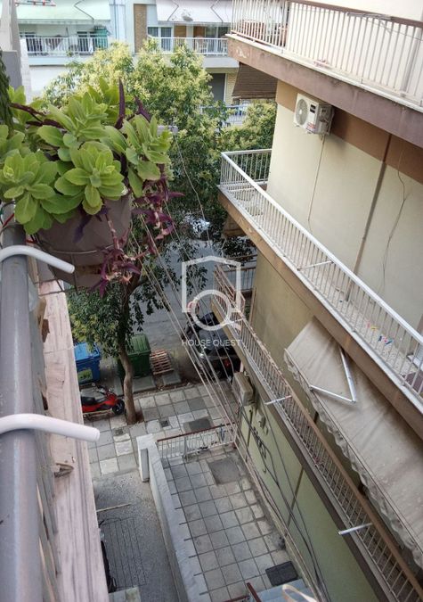 Photo 326025798