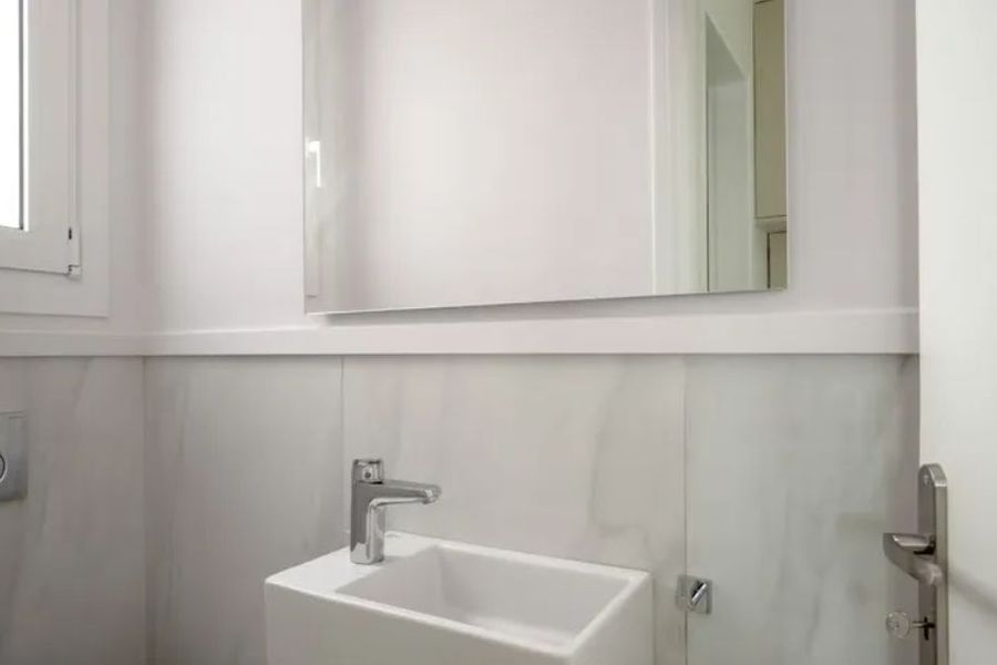 Photo 326273865