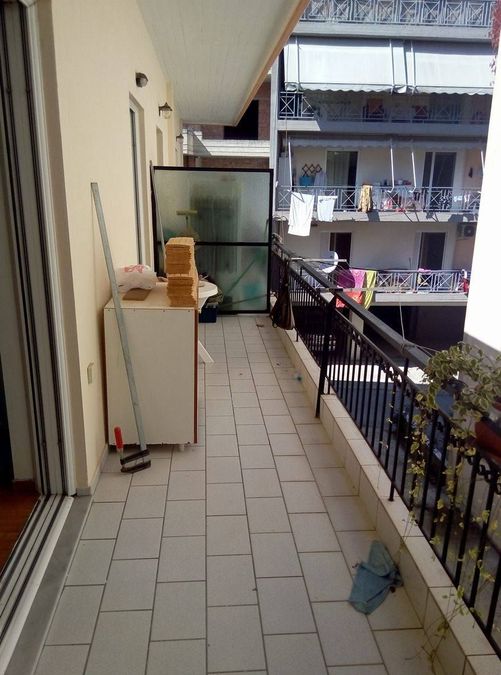 Photo 326327544