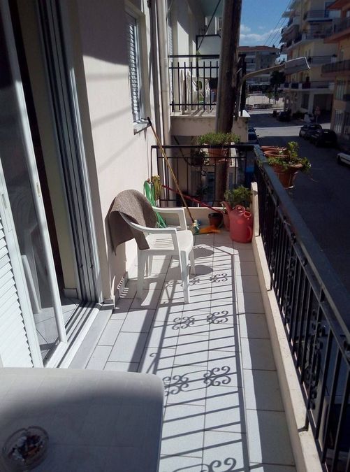 Photo 326327550