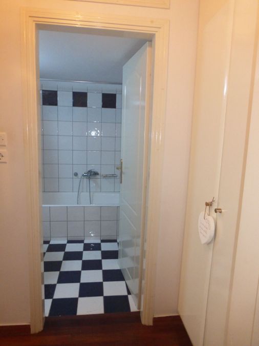 Photo 326667270