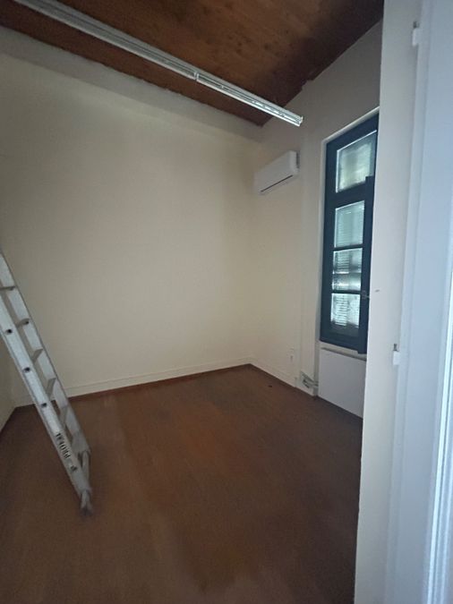 Photo 326703720