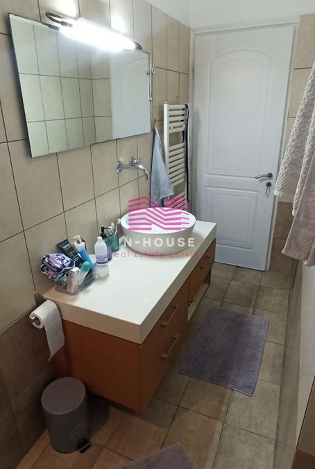 Photo 326846730