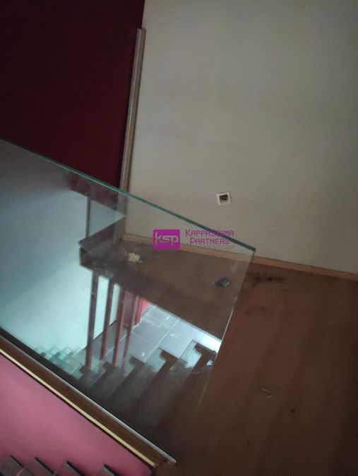 Photo 327010839