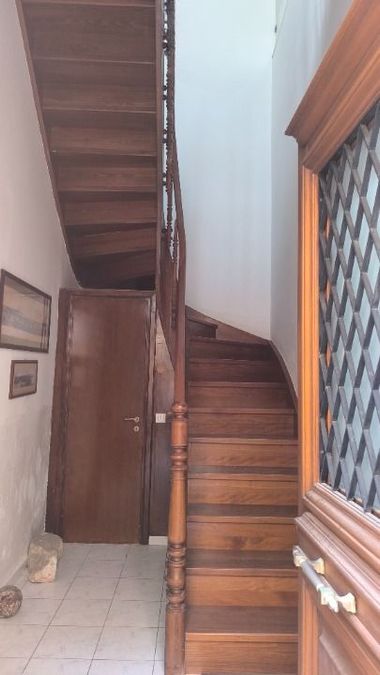Photo 327126405