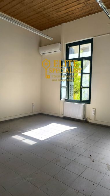 Photo 327136926