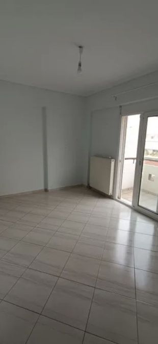 Photo 327158661