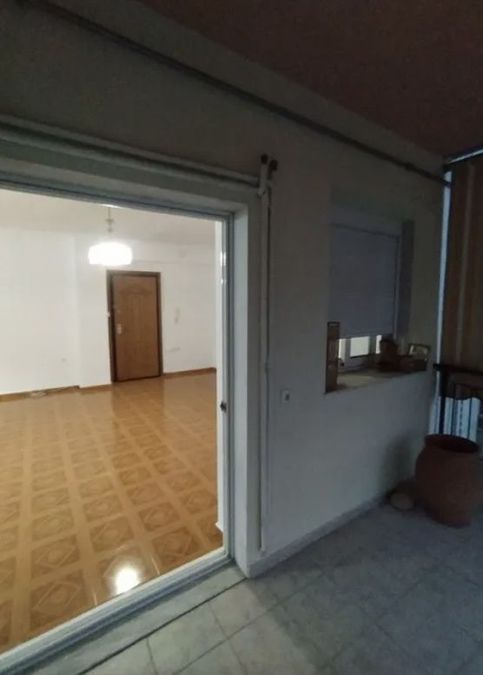 Photo 327159201