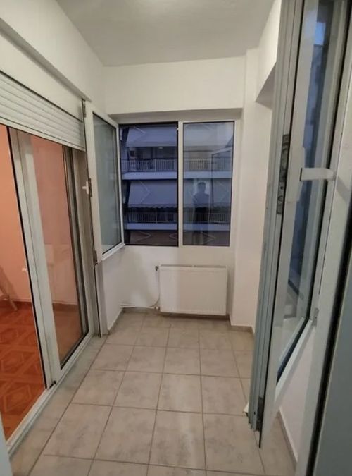 Photo 327159237