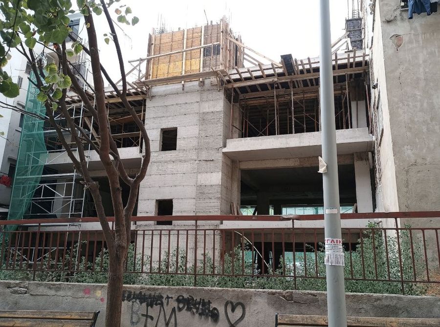 Photo 327291093