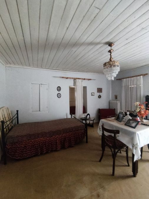 Photo 327309993