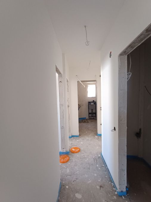 Photo 327404226