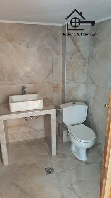 Photo 327527673