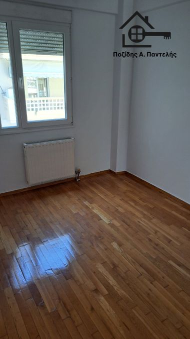 Photo 327527676