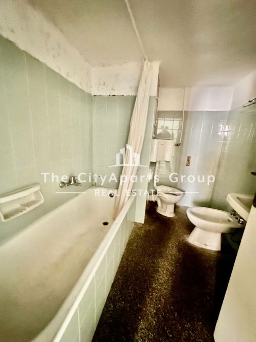 Photo 327613914