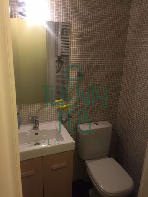 Photo 327618531