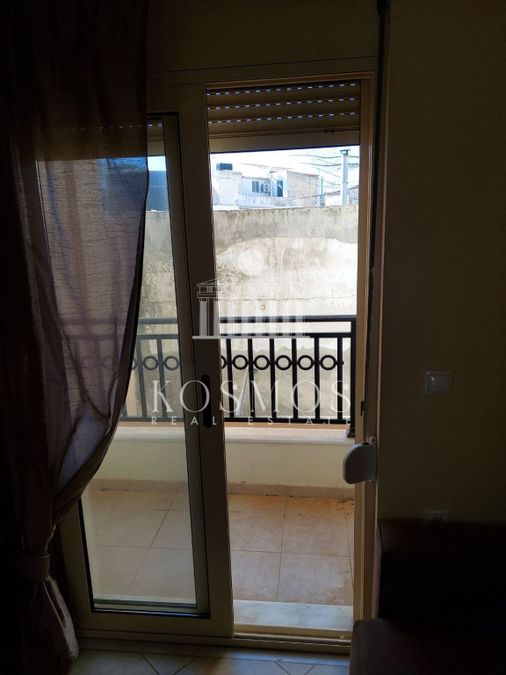 Photo 327813171