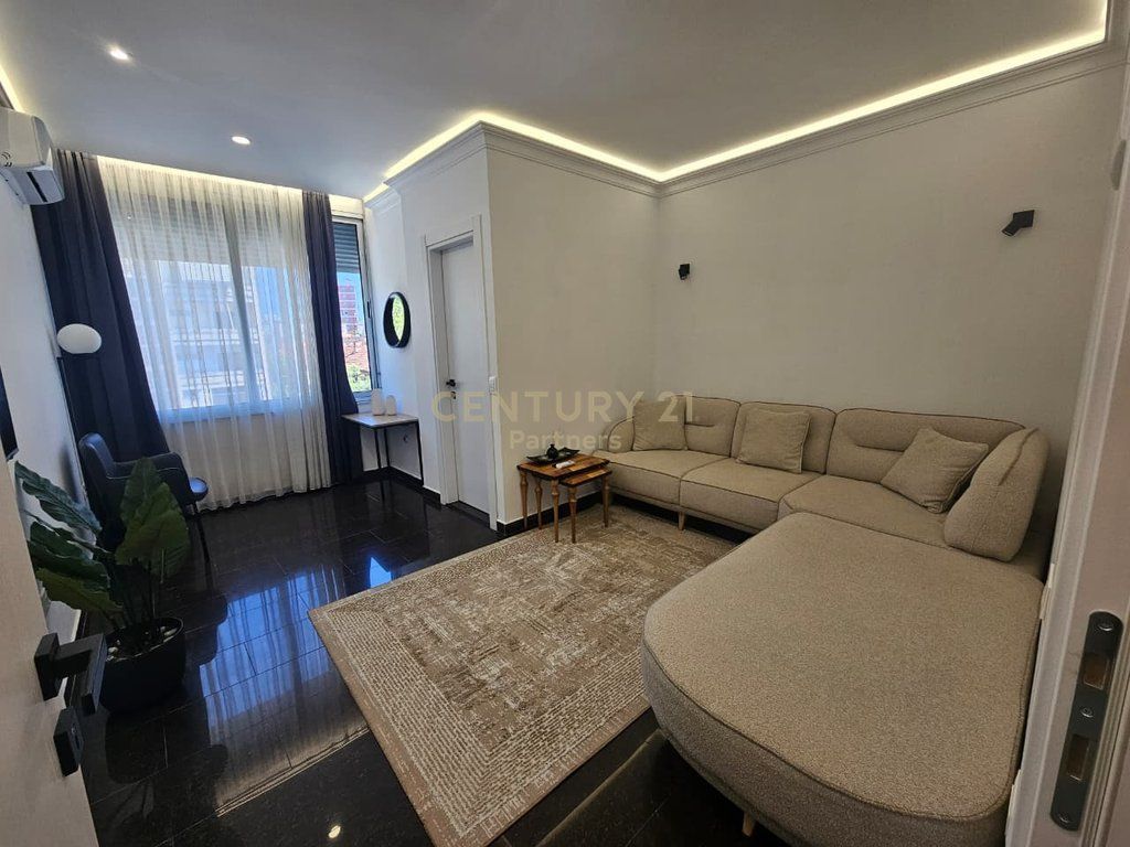 Apartament me qira Siri kodra