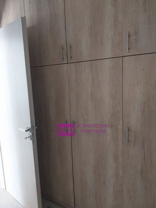 Photo 327870723