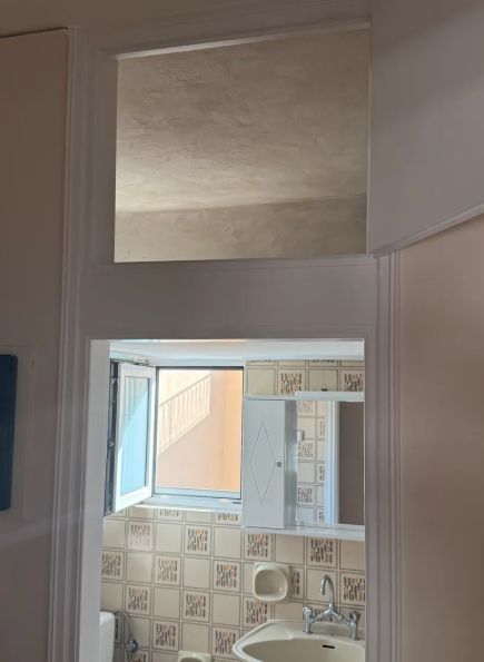 Photo 327978549