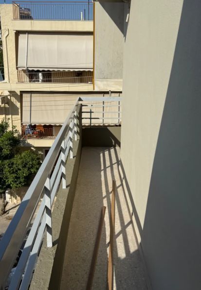 Photo 327978561