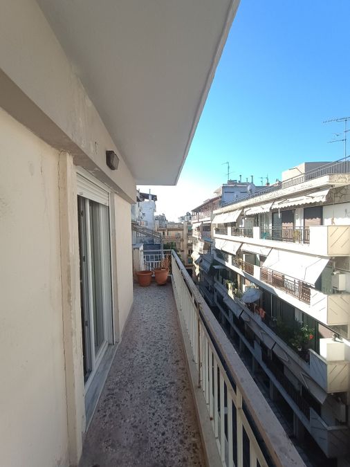 Photo 328365858