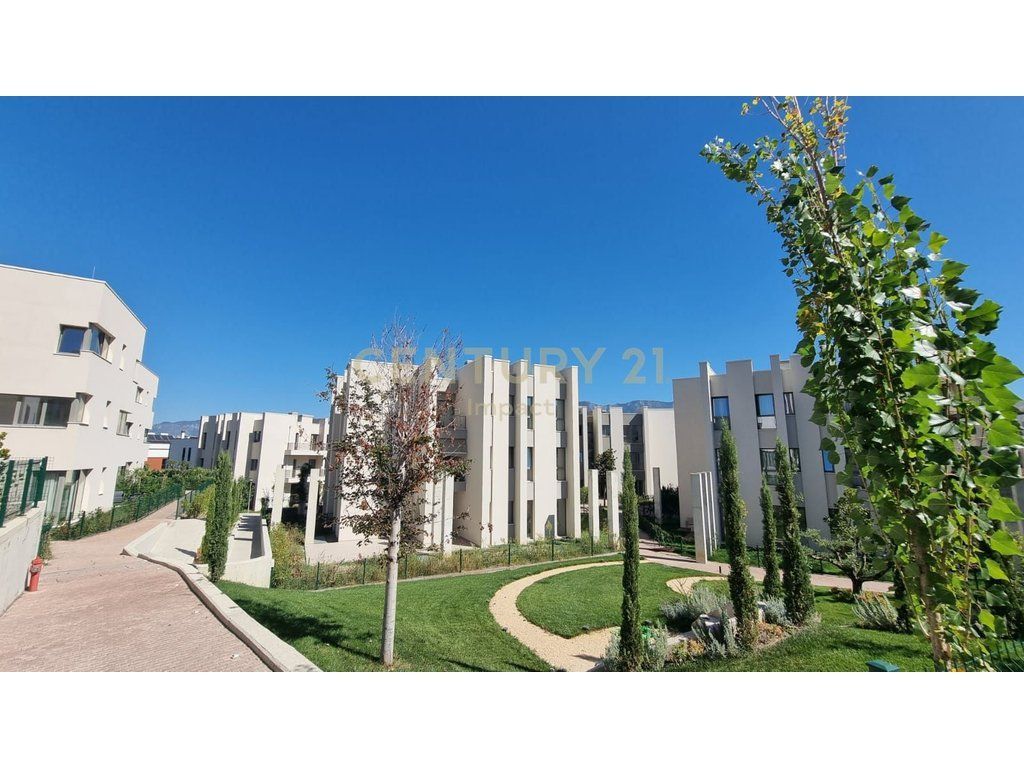 Vilë në shitje Liqeni I Thatë