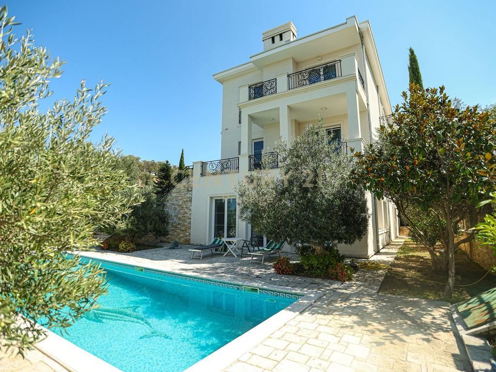 Vilë me qira Liqeni I Thatë