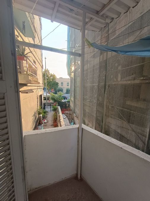 Photo 328541628
