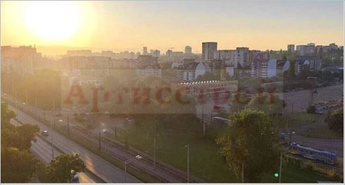 Photo 328638795