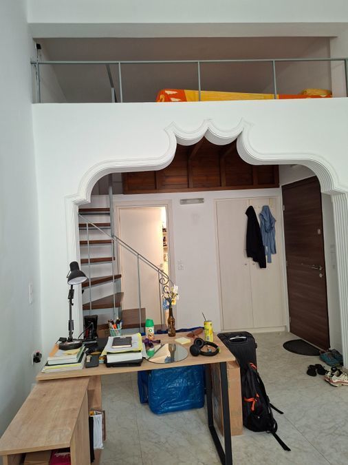 Photo 329078655