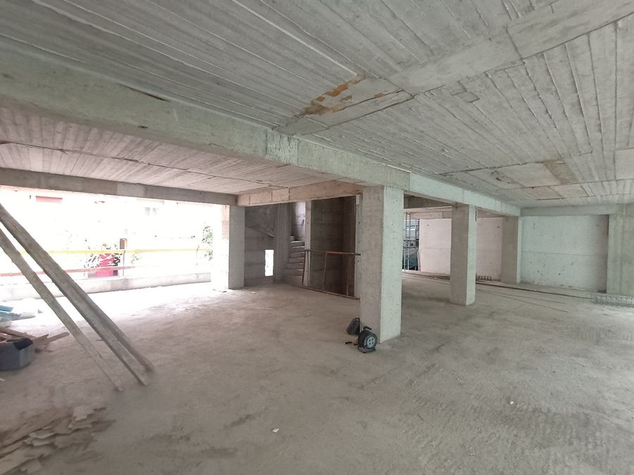 Photo 329320647
