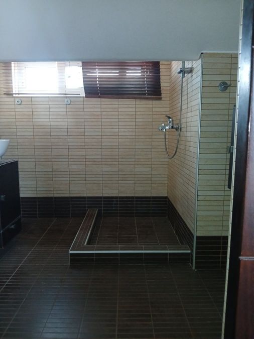 Photo 329330739