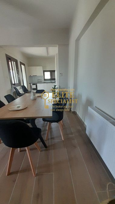 Photo 329496972